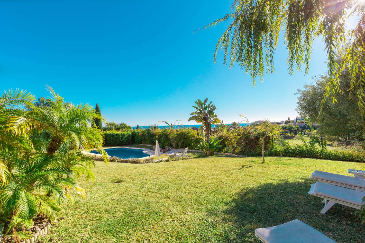 VILLA TILL SALU I LOS FLAMINGOS GOLF, BENAHAVIS