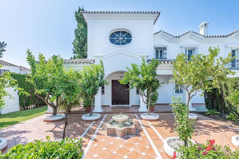 Spectacular Villa in Guadalmina Baja