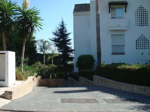 出售 Mirador de Guadalpin 马贝拉带储藏室的车库空间