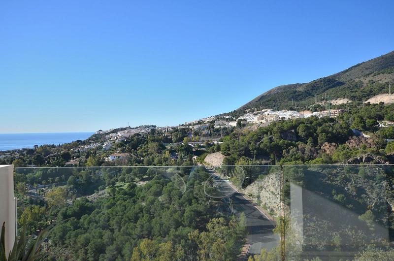 Se vende piso con magníficas vistas en la zona del Hospital Xanit Benalmadena